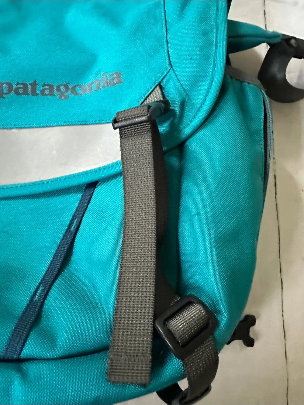 Patagonia Mini Mass Teal and Gray Messenger Bag